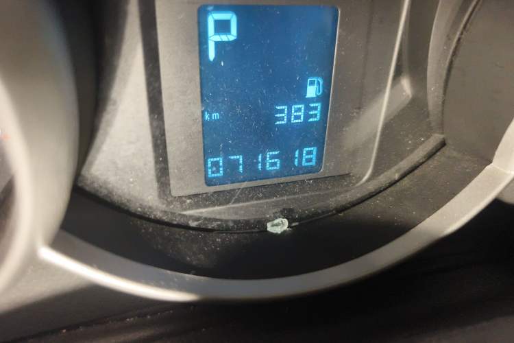 Used Chevrolet Cruze 2011 1.8L SE Automatic Odometer Close Up