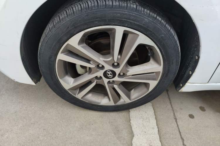 Used Hyundai Elantra (6th Generation / Lingdong) 2016 1.6L Automatic ZhiXuan – Elite Version Left Front Wheel Hub