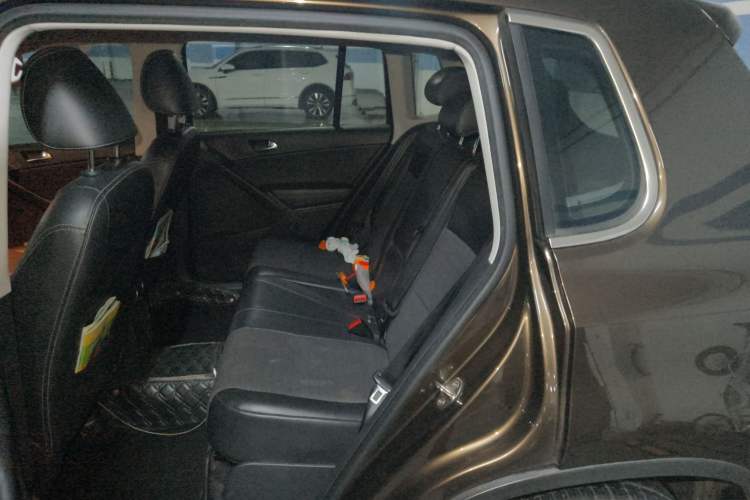 Used Volkswagen Tiguan 2016 280TSI Automatic Two-Wheel-Drive Silk Road Style Edition Left Rear Seat