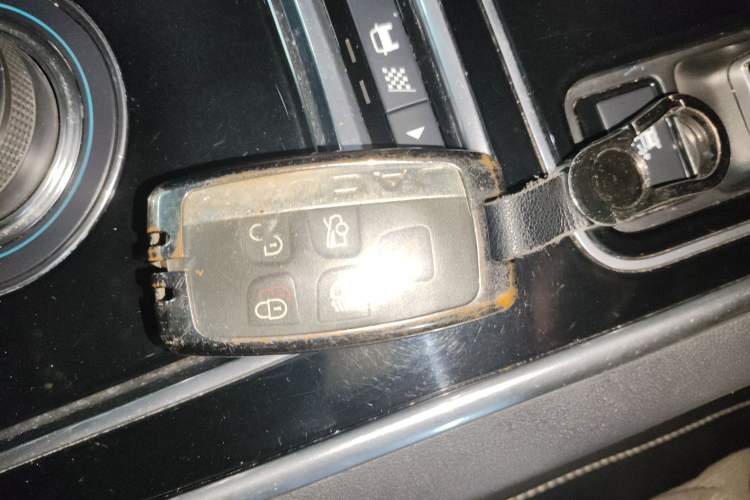 Used Jaguar XE 2017 2.0T 200 PS R-Sport