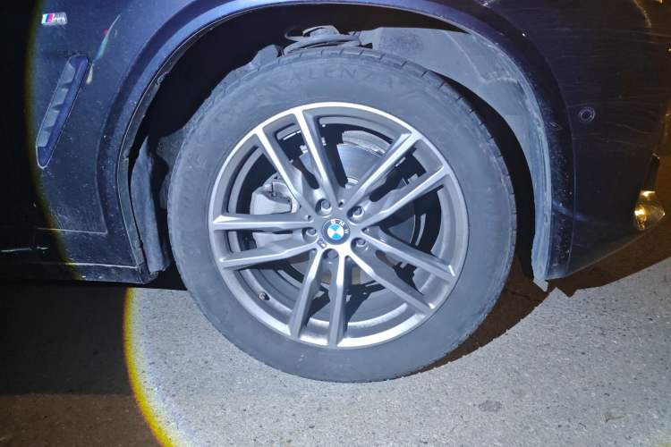 Used BMW X3 2020 xDrive25i M Sport Package Right Front Wheel Hub