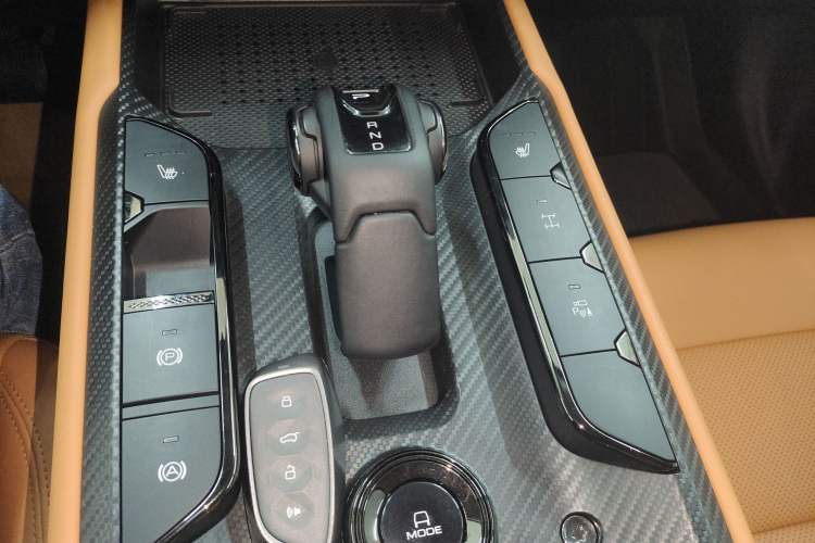 Used Haval Raptor New Energy 2024 Hi4 145 Cross-Over Edition Gear Lever