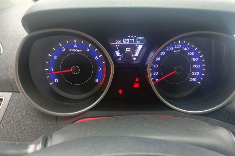 Used Hyundai Elantra (5th Generation / Langdong) 2015 1.6L Automatic Fashion Model