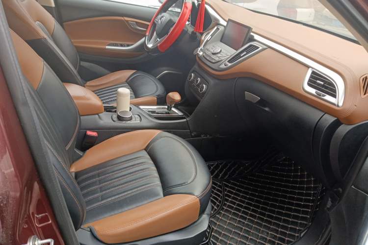 Used Soueast DX7 2015 1.5T Automatic Luxury Model