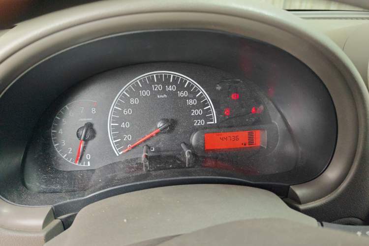 Used Nissan Sunny 2015 1.5XE Manual Comfort Edition Instrument Cluster
