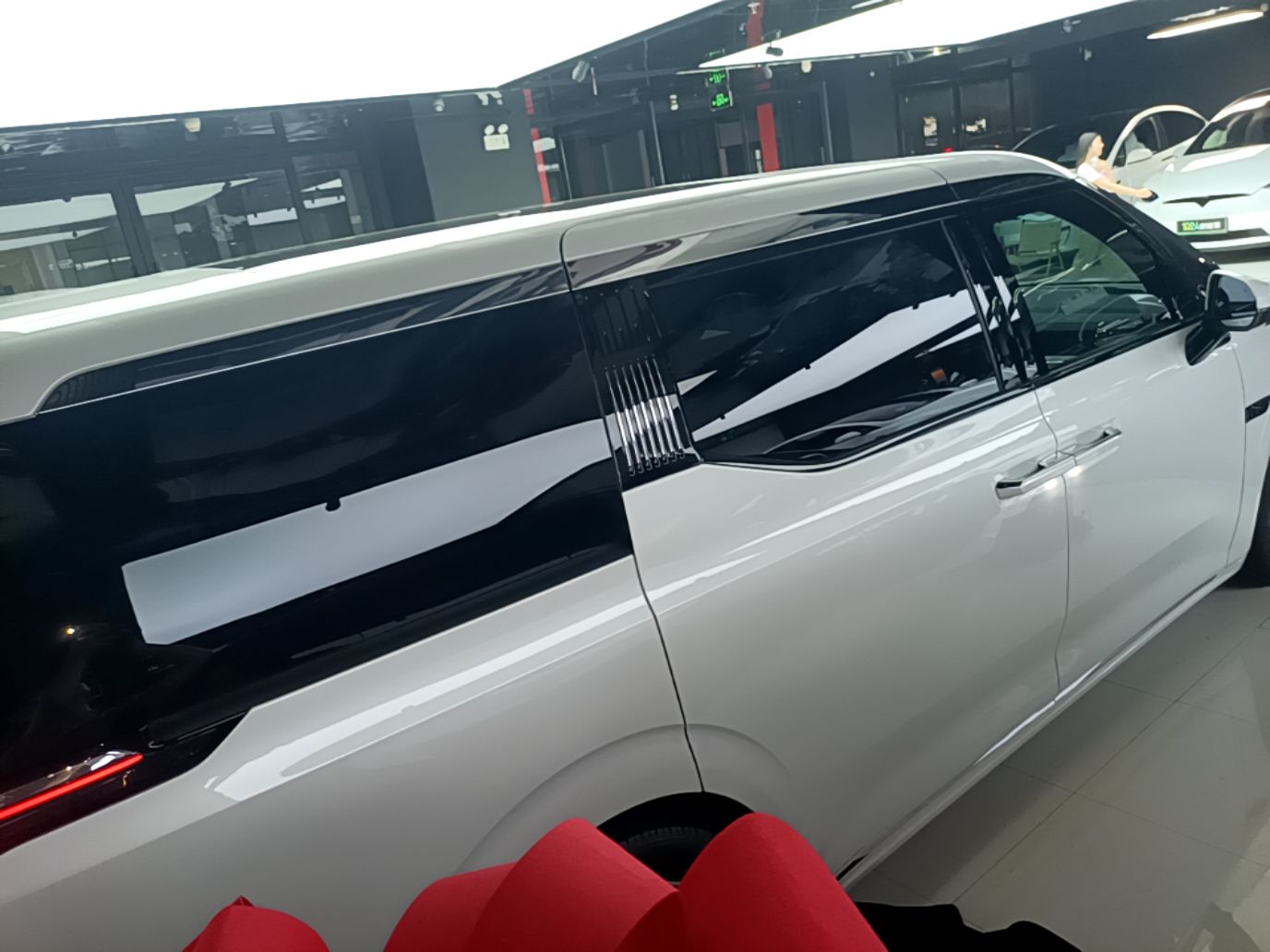 Zeekr 009 2024 7-Seater Aisle Version 108 kWh — снимка 6