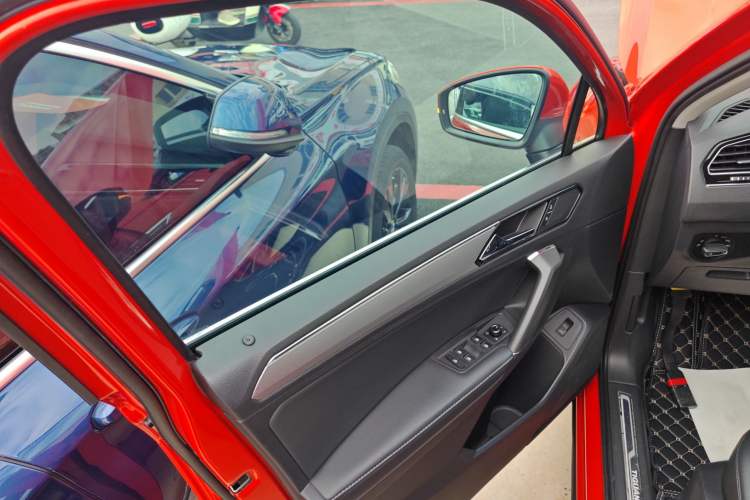 Used Volkswagen Tiguan L 2017 330TSI Automatic Two-Wheel Drive Flagship Edition
