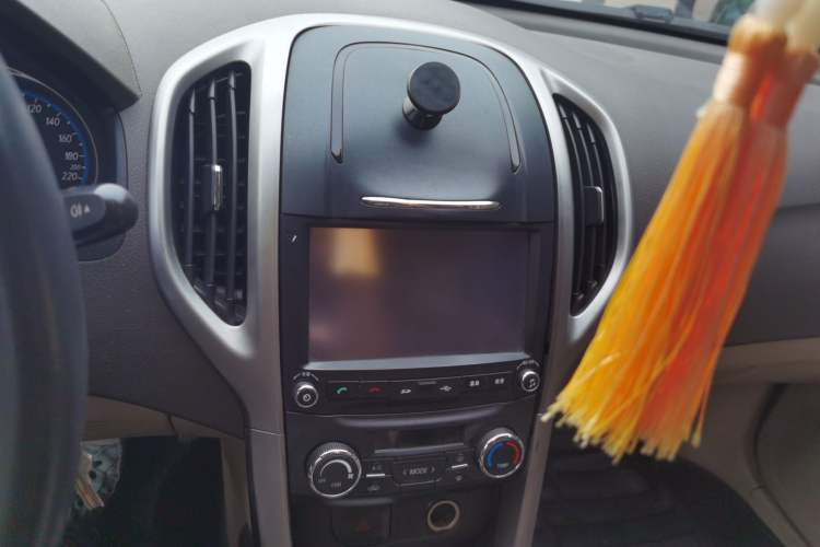 Used Baojun 610 2014 1.5L manual Comfort trim level