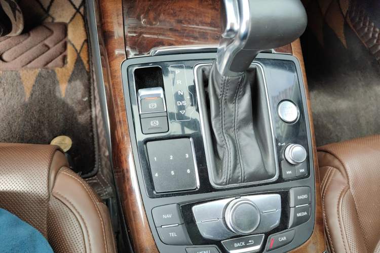 Used Audi A6L 2012 35 FSI Comfort Model Gear Lever