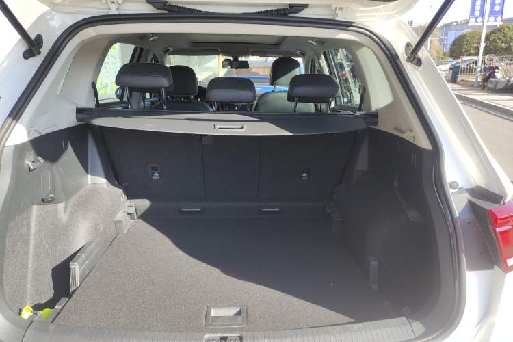 Used Volkswagen Tiguan L 2021 330TSI Automatic Two-Wheel Drive Smart Edition