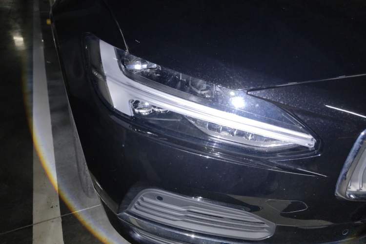 Used Volvo S90 New Energy 2023 T8 Plug-in Hybrid All-Wheel Drive Long-Range Zhiyi Luxury Edition Right Front Headlight