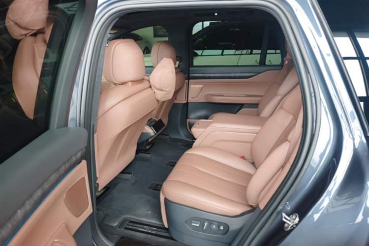 Used Nio ES8 2023 75 kWh Executive Edition
