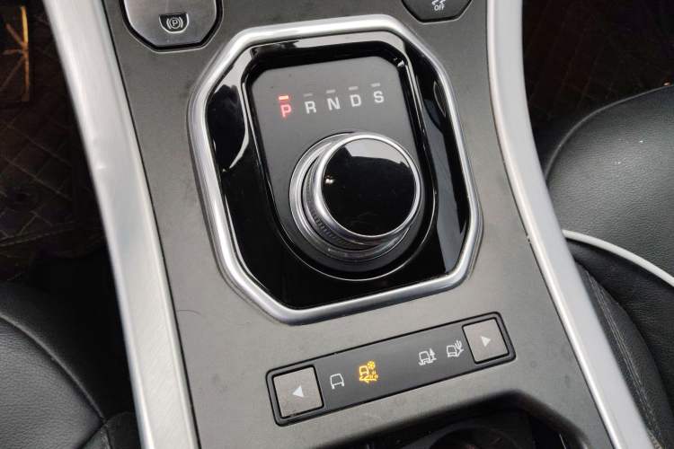 Used Land Rover Range Rover Evoque 2018 240 PS SE Smart Brilliance Edition