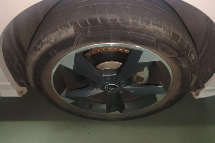 Used Audi Q3 2022 35 TFSI Fashion Dynamic Model Right Front Wheel Hub