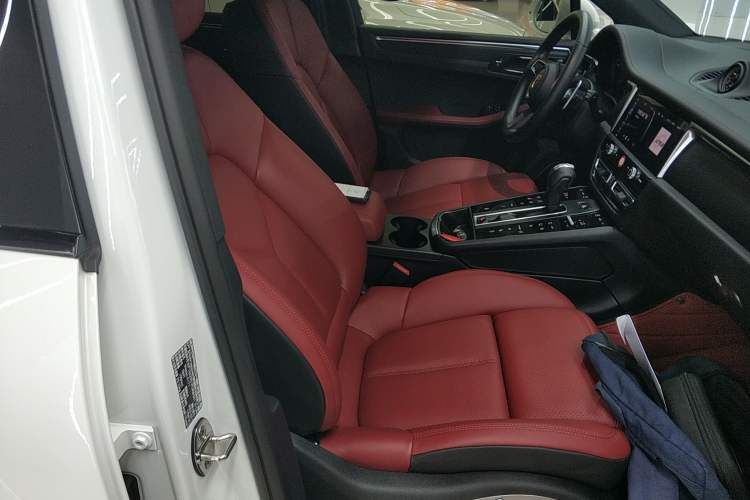 Used Porsche Macan 2023 Macan 2.0T Right Front Seat