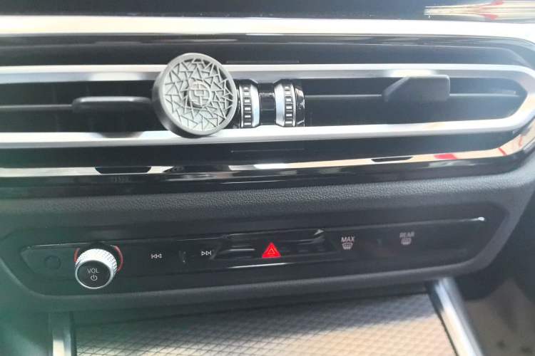 Used BMW i3 2023 eDrive 40 L Midnight Sports Package
