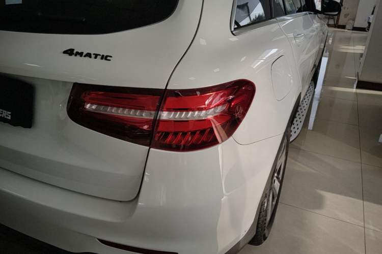 Used Mercedes-Benz GLC 2017 GLC 260 4MATIC Luxury Model