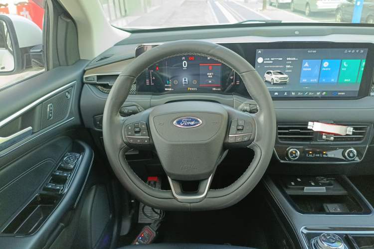 Used Ford Edge 2021 PLUS EcoBoost 245 Two-Wheel-Drive Titanium 7-Seater
