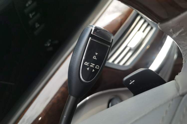 Used Mercedes-Benz S-Class 2012 S 400 L HYBRID Grand Edition Gear Lever