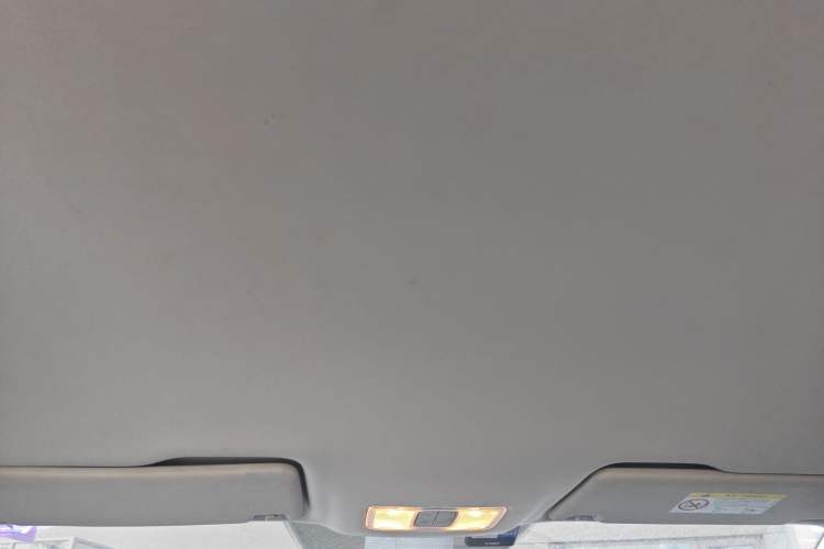 Used Jetta VS5 2022 280TSI Automatic Trend Edition Headliner