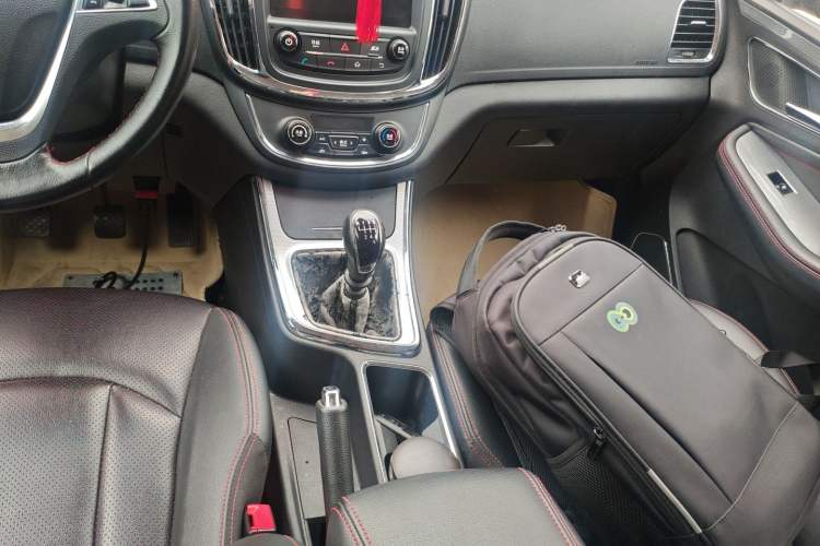 Used Baojun 560 2016 1.8L Manual Luxury Edition