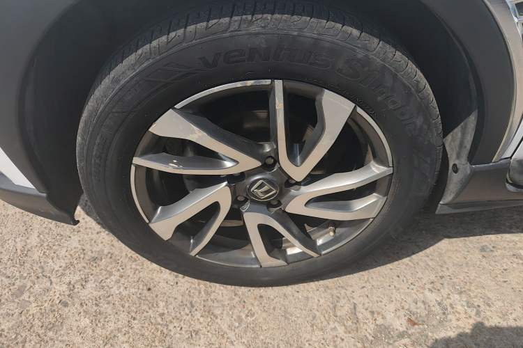 Used Luxgen U5 SUV 2017 1.6L CVT Jazz Edition
