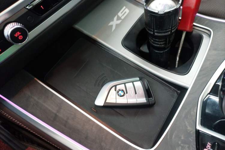 Used BMW X5 2022 Restyled xDrive 30Li Luxury Version M Sport Package
