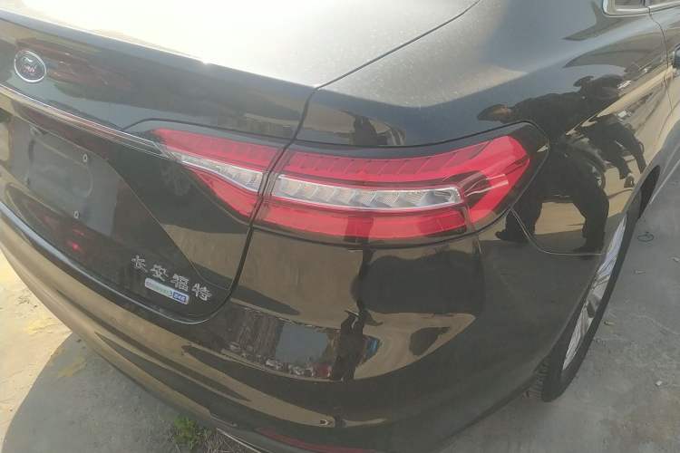 Used Ford Taurus 2019 EcoBoost 245 Comfort Edition Right Rear Taillight