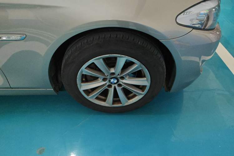 Used BMW 5 Series 2013 525Li Leading Model Right Front Wheel Hub