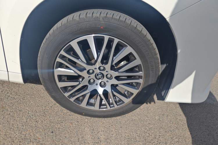 Used Toyota Alphard 2015 3.5L Luxury Edition Right Front Wheel Hub