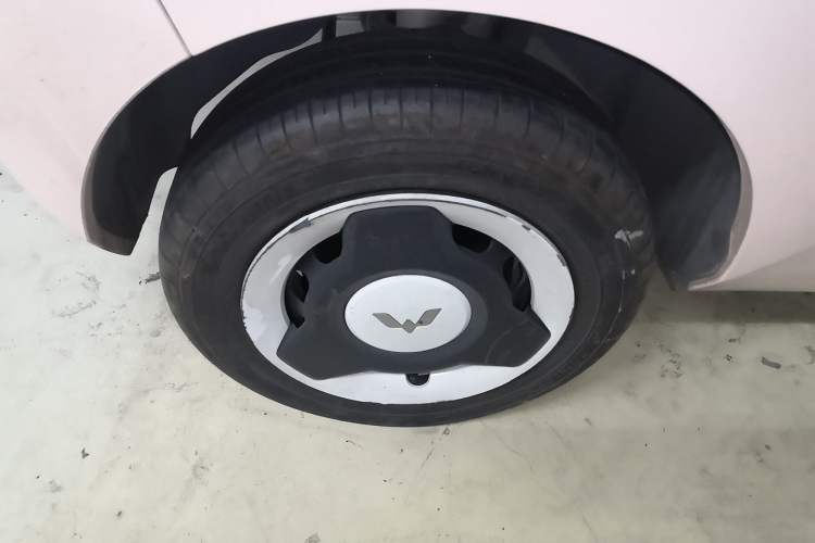 Used Wuling Hongguang MINIEV 2022 Macaron Premium Model – Lithium Iron Phosphate
