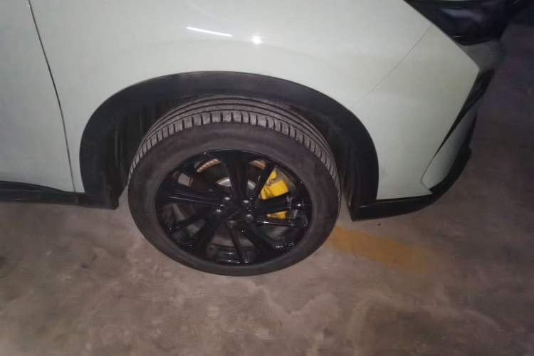 Used Dongfeng Aeolus Huge 2022 Mach Dual-Motor 1.5T MHD Dare-to-Dream Edition Right Front Wheel Hub