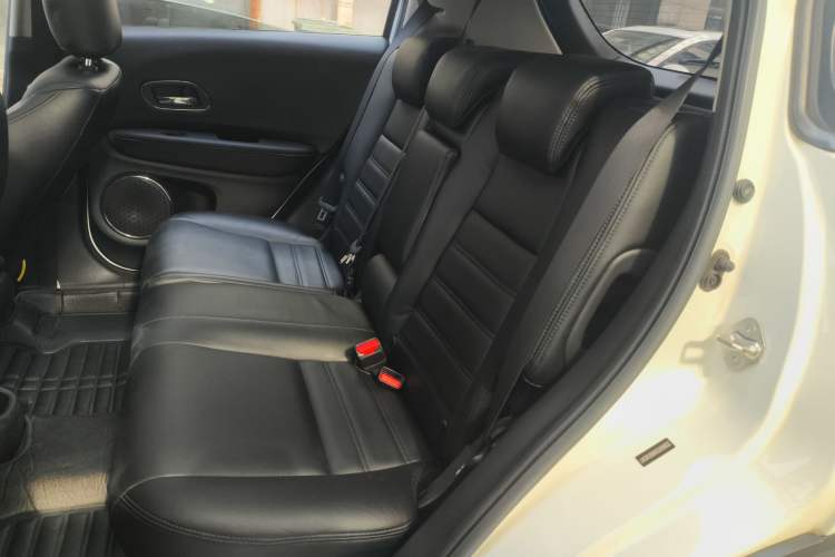 Used Honda Vezel 2015 1.8L CVT 2WD Luxury Model
