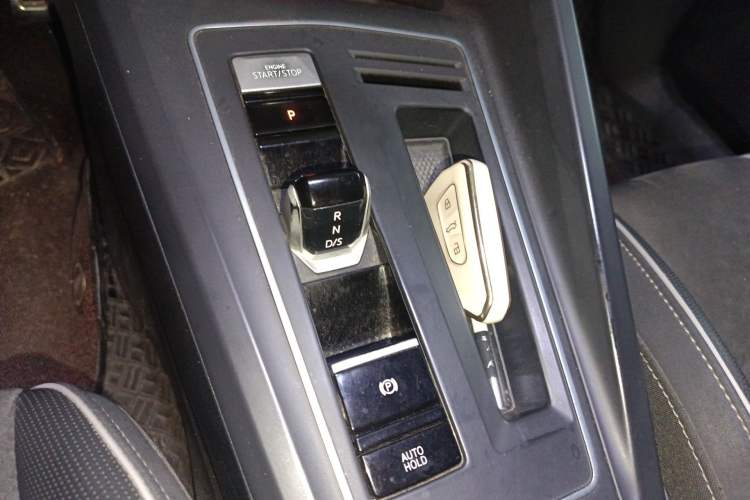 Used Volkswagen Golf 2021 280TSI DSG R-Line Gear Lever