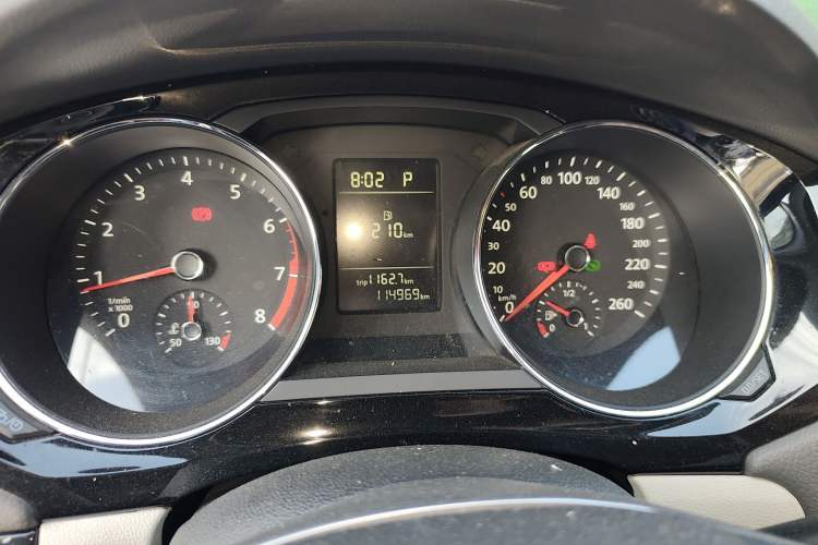 Used Volkswagen Sagitar 2015 230TSI Automatic Comfort Version
