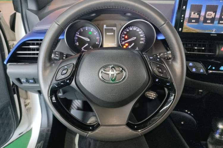 Used Toyota IZOA 2018 2.0L Yichi Edition China V Standard