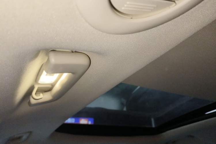 Used Ford Edge 2016 EcoBoost 245 Two-Wheel-Drive Titanium 7-Seater Headliner