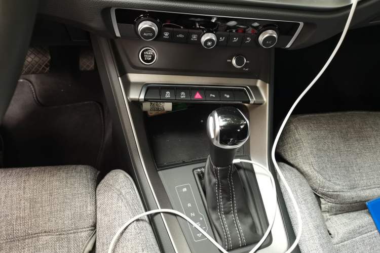 Used Audi Q3 2023 35 TFSI Fashion Dynamic Model (1.4T) Gear Lever