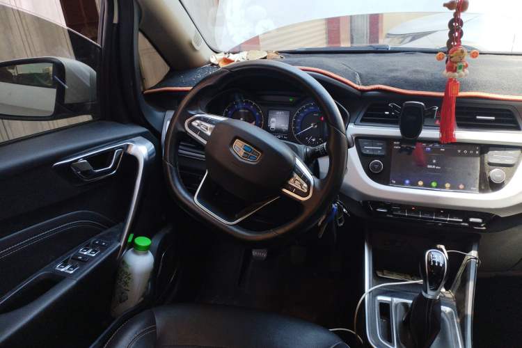 Used Geely Auto Vision X3 2019 Upgraded Model 1.5L Manual Elite Version