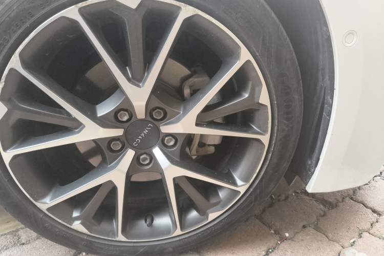 Used Lynk & Co 03 2020 1.5TD DCT JingPro Edition Right Front Wheel Hub