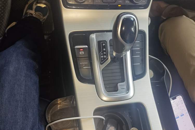 Used Geely Auto Emgrand GL 2017 1.3T DCT Elite Model Gear Lever