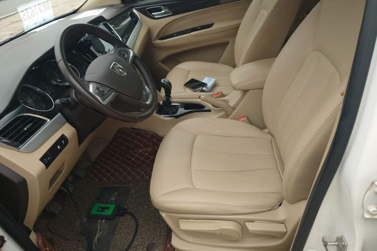 Used Baojun 730 2016 1.5T Manual Luxury Edition 7 Seats
