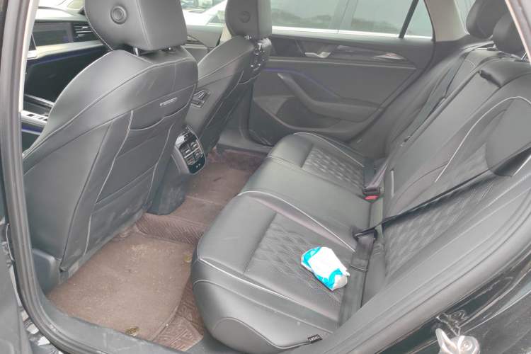 Used Volkswagen Magotan 2024 380TSI DSG Prestige Edition DaMai Package
