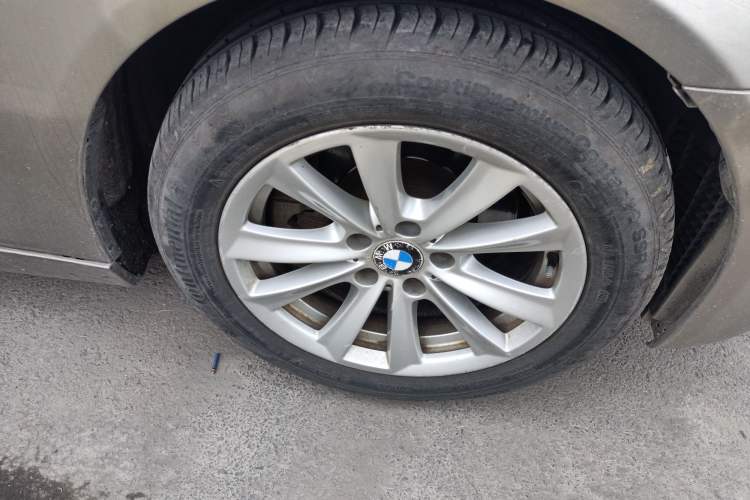 Used BMW 5 Series 2011 523Li Leading Model
