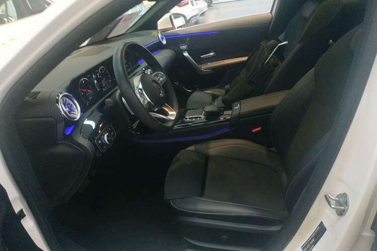 Used Mercedes-Benz A-Class 2022 Revised Version A 200 L Sport Sedan Fashionable Style
