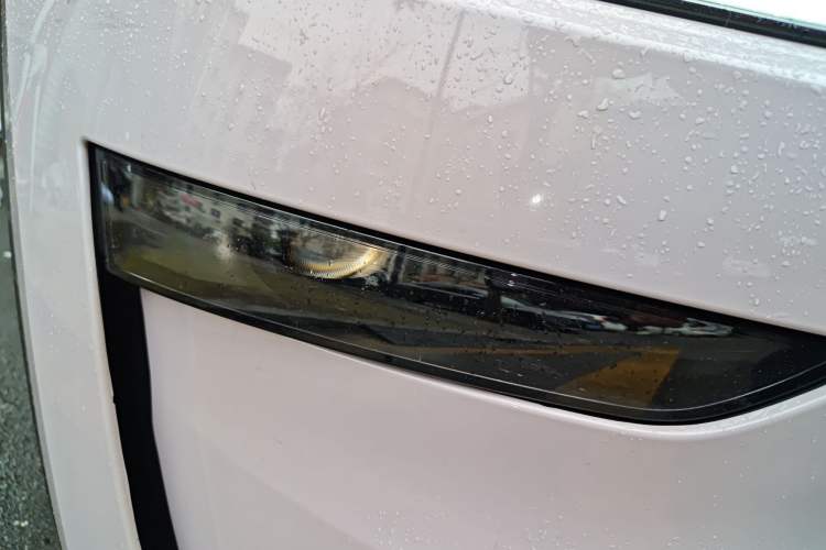 Used Tesla Model Y 2025 Rear-Wheel-Drive Version
