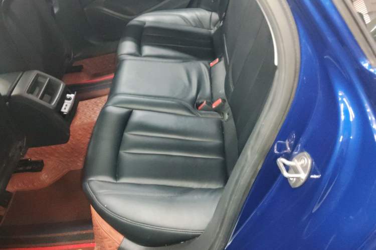 Used Audi A4L 2019 40 TFSI Ambition China VI Left Rear Seat