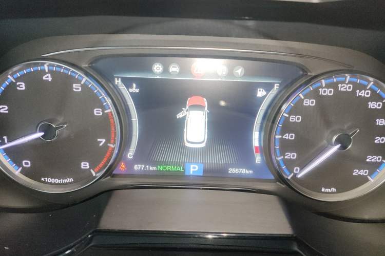 Used GAC Trumpchi GS7 2017 320T Two-Wheel-Drive Luxury Smart Connectivity Model
