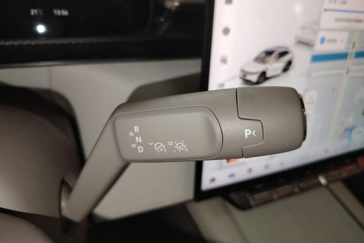 Used Zeekr 7X 2025 75 kWh Rear-Wheel Drive Intelligent Driving Version Gear Lever