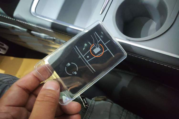 Used Tesla Model Y 2021 Standard Range Rear-Wheel Drive Version Vehicle Key